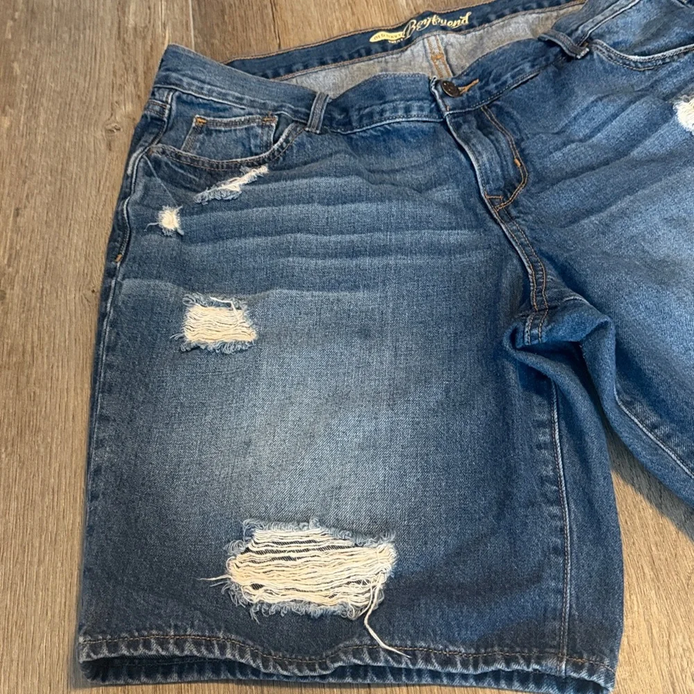 Old Navy Boyfriend Denim Shorts in Dark Blue